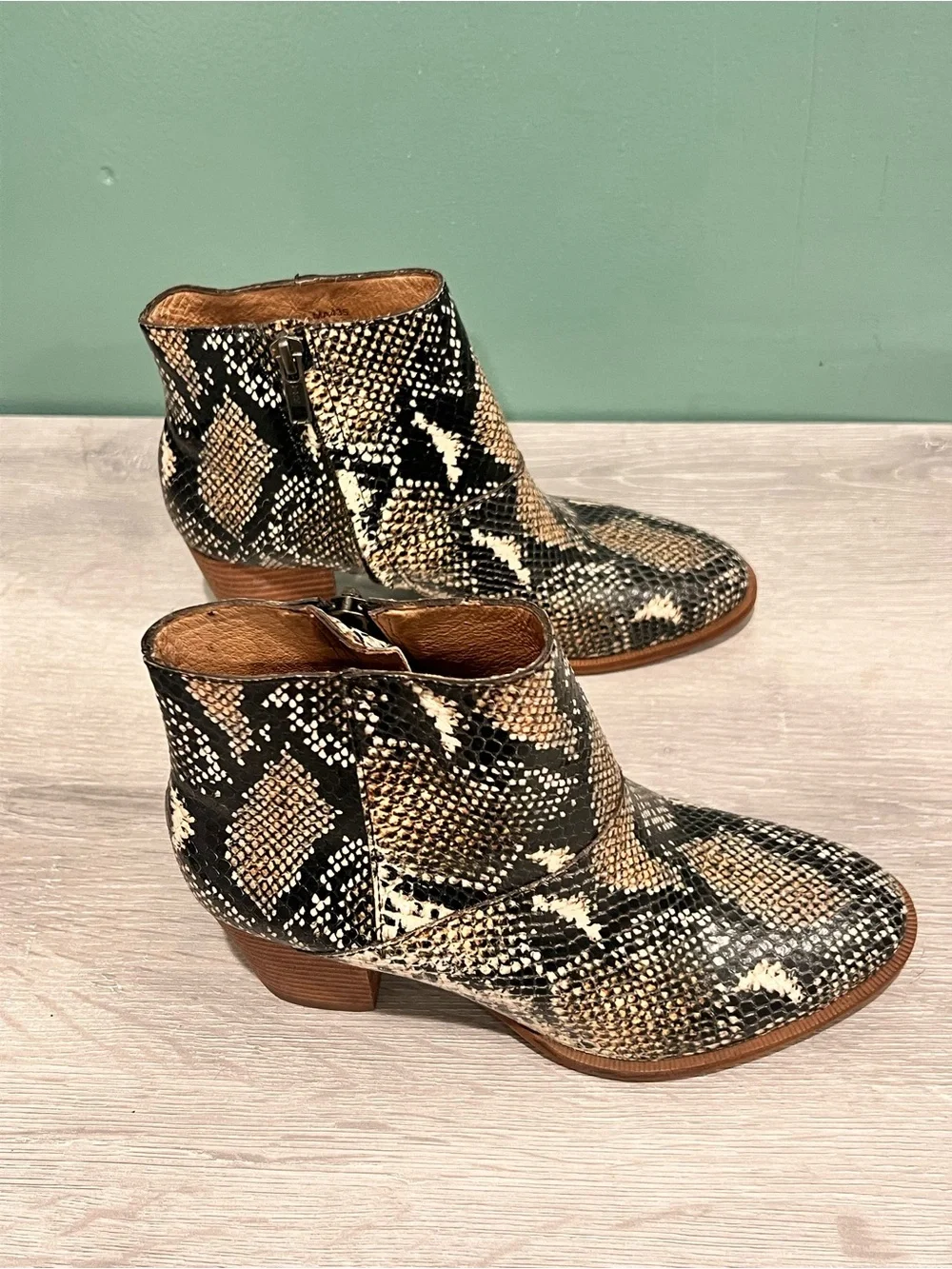 Madewell Snake Print Leather Ankle Boots Women’s Size 6 - Picture 6 of 10